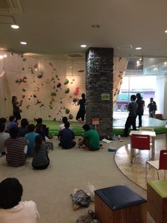 B-pump_Akihabara_2016_04_09_kousyu.jpg