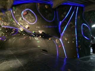 B-pump_Akihabara_2016_04_09_roof1.jpg